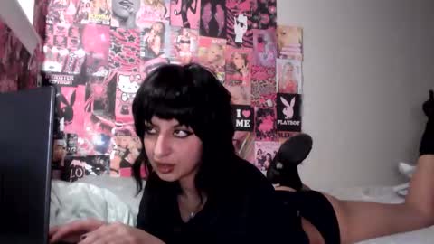 lovelyliliahxx online show from 11/30/25, 05:00