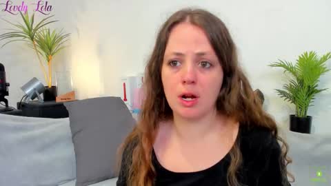 Snapshot of lovelylola_fr chatting on 10/05/25, 09:34 Lola online show from 10/05/25, 09:34