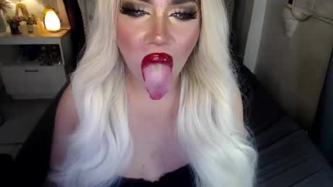 Rebeca online show from 12/04/24, 06:17