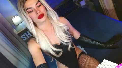 Snapshot of lovelymiss_shyna11 chatting on 01/13/26, 10:42 lovelymiss_shyna11 online show from 01/13/26, 10:42