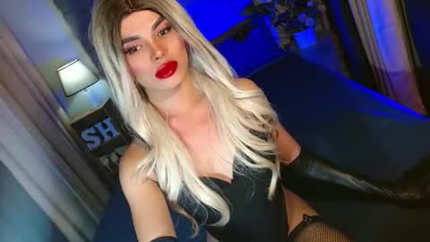 Snapshot of lovelymiss_shyna11 chatting on 01/19/26, 11:25 lovelymiss_shyna11 online show from 01/19/26, 11:25