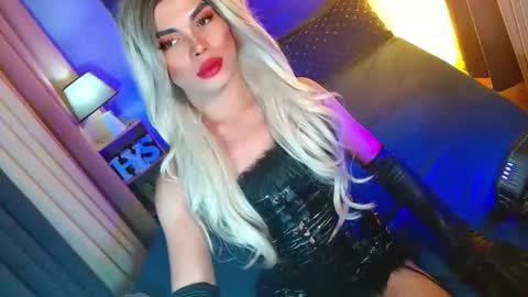 Snapshot of lovelymiss_shyna11 chatting on 03/13/26, 10:44 lovelymiss_shyna11 online show from 03/13/26, 10:44