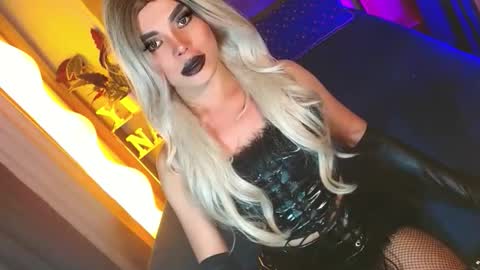 Snapshot of lovelymiss_shyna11 chatting on 04/10/26, 09:47 lovelymiss_shyna11 online show from 04/10/26, 09:47