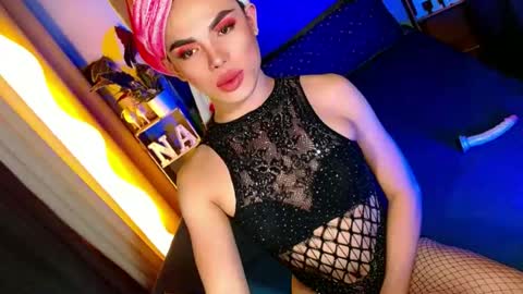 lovelymiss_shyna11 online show from 06/15/26, 04:42