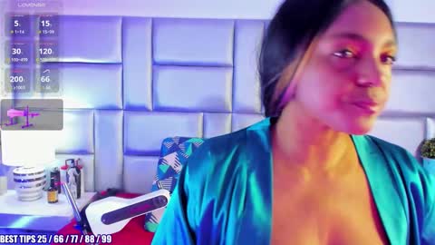 Snapshot of lovelynickyy chatting on 12/19/25, 12:45 Nicky online show from 12/19/25, 12:45
