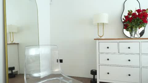 kim online show from 05/10/26, 11:37