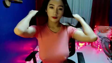 lovelypetite143 online show from 05/17/26, 02:02