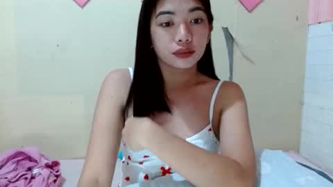 Snapshot of lovelypetitebigcock chatting on 09/29/25, 12:21 lovelypetitebigcock online show from 09/29/25, 12:21