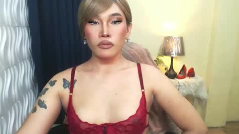 STWEET LINA online show from 12/01/25, 04:23