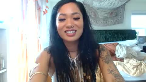 lovelyxmacii online show from 11/11/25, 07:36