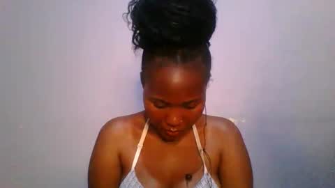 Snapshot of lovelyy_dreams chatting on 03/08/26, 04:33 Hanna online show from 03/08/26, 04:33
