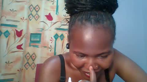 Snapshot of lovelyy_dreams chatting on 03/13/26, 05:19 Hanna online show from 03/13/26, 05:19