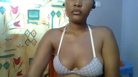 Snapshot of lovelyy_dreams chatting on 03/18/26, 07:11 Hanna online show from 03/18/26, 07:11