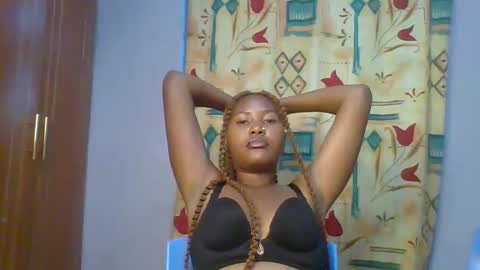 Snapshot of lovelyy_dreams chatting on 03/27/26, 03:45 Hanna online show from 03/27/26, 03:45