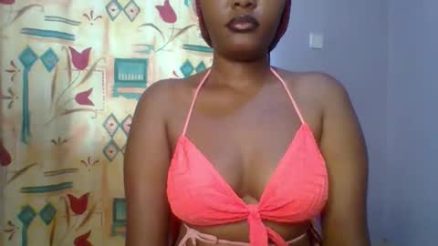 Snapshot of lovelyy_dreams chatting on 04/26/26, 05:49 Hanna online show from 04/26/26, 05:49