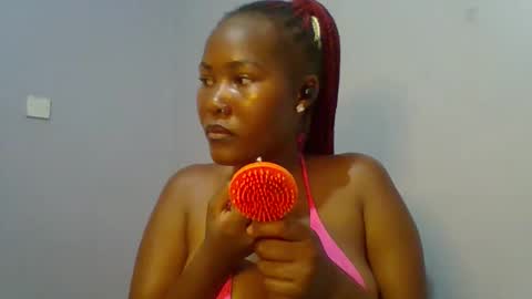 Snapshot of lovelyy_dreams chatting on 05/11/26, 05:54 Hanna online show from 05/11/26, 05:54