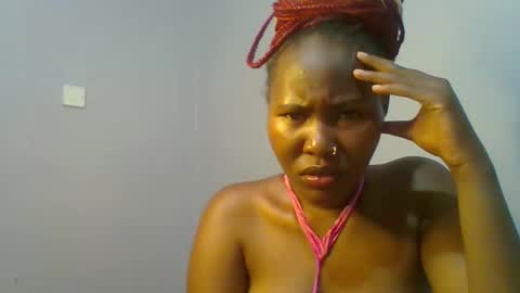 Snapshot of lovelyy_dreams chatting on 05/18/26, 04:07 Hanna online show from 05/18/26, 04:07