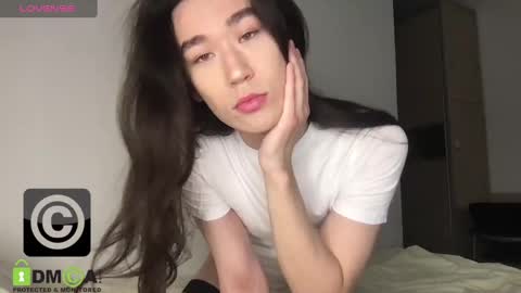 Snapshot of lovememore000 chatting on 01/19/25, 04:25 Mikie online show from 01/19/25, 04:25