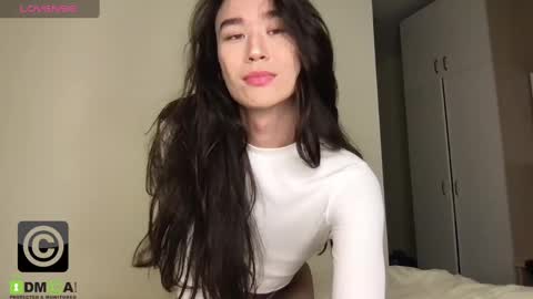 Snapshot of lovememore000 chatting on 02/21/25, 02:16 Mikie online show from 02/21/25, 02:16