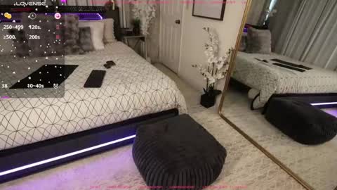 Snapshot of lovemoscarlett chatting on 01/28/25, 02:31 Scarlett online show from 01/28/25, 02:31