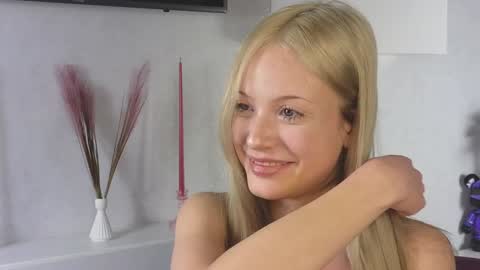 NTMY IM LANA online show from 12/12/24, 02:33