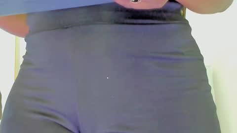 L O V E  online show from 01/11/25, 11:45