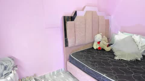 L O V E  online show from 09/21/25, 11:56