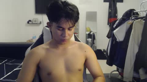 loverboyph04 online show from 11/24/25, 12:54