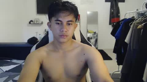 loverboyph04 online show from 11/28/25, 07:00