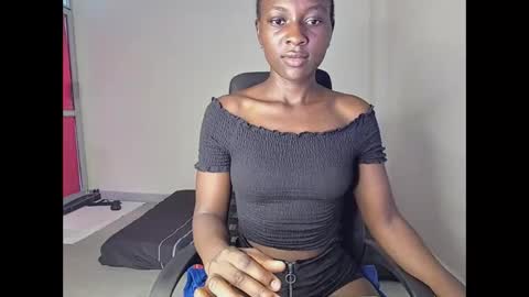 Snapshot of lovergirl2003 chatting on 01/21/25, 06:33 Kate online show from 01/21/25, 06:33