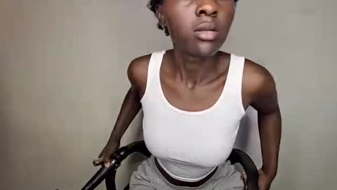 Snapshot of lovergirl2003 chatting on 01/31/25, 06:35 Kate online show from 01/31/25, 06:35