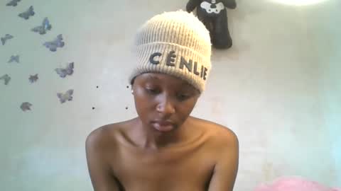 Snapshot of lovers_oncam chatting on 03/01/26, 09:33 RedJoy online show from 03/01/26, 09:33