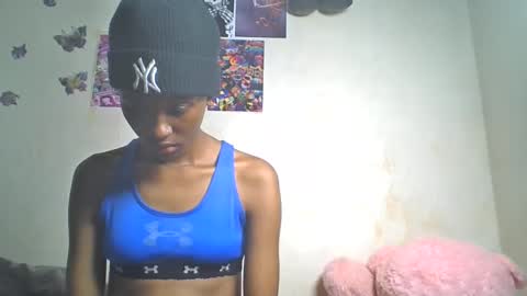 Snapshot of lovers_oncam chatting on 05/23/26, 04:39 RedJoy online show from 05/23/26, 04:39