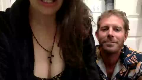 Snapshot of loversrus1 chatting on 12/21/25, 09:38 sexyravers online show from 12/21/25, 09:38