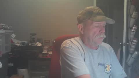 Snapshot of loves_pimk_snapper chatting on 12/08/24, 03:32 loves_pimk_snapper online show from 12/08/24, 03:32