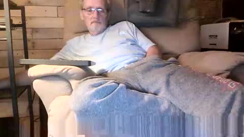 Snapshot of lovesex6565 chatting on 04/20/26, 11:50 just here to have fun and cum online show from 04/20/26, 11:50
