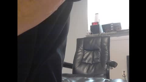 Snapshot of loveshaft69 chatting on 12/23/24, 04:01 LoveShaft69 online show from 12/23/24, 04:01