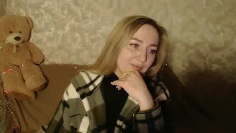 Snapshot of lovesrebecca chatting on 12/18/24, 03:47 LovesRebecca online show from 12/18/24, 03:47