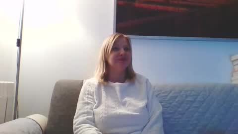 Snapshot of lovestar544963 chatting on 11/27/25, 09:39 Marlyn online show from 11/27/25, 09:39