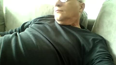 Snapshot of lovetightass251577 chatting on 04/18/26, 12:20 lovetightass online show from 04/18/26, 12:20