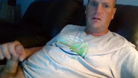 Snapshot of lovetocum37 chatting on 09/29/25, 01:33 lovetocum37 online show from 09/29/25, 01:33