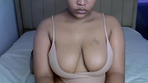 Snapshot of loveydivah chatting on 09/26/25, 02:43 loveydivah online show from 09/26/25, 02:43