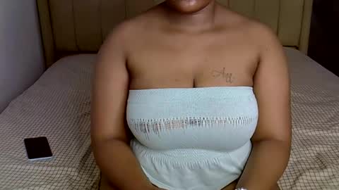 Snapshot of loveydivah chatting on 11/05/25, 08:36 loveydivah online show from 11/05/25, 08:36