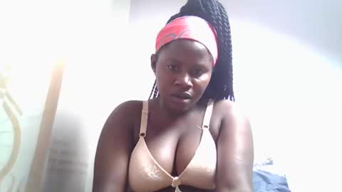 Snapshot of lovie_paula chatting on 10/14/25, 07:31 lovie_paula online show from 10/14/25, 07:31