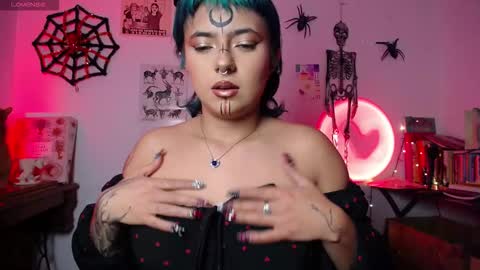 loving_alma online show from 10/28/25, 02:04