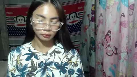 loving_rhean online show from 06/03/26, 02:33