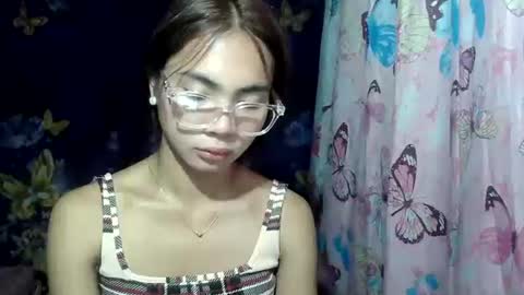 loving_rhean online show from 06/19/26, 12:20