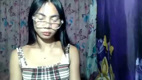 loving_rhean online show from 07/04/26, 11:16
