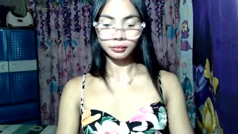 loving_rhean online show from 07/15/26, 11:48