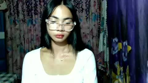 loving_rhean online show from 07/16/26, 10:27